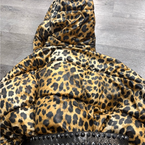 Zara Elegant leopard downfilled coat with leather belt size Med - Picture 7 of 8